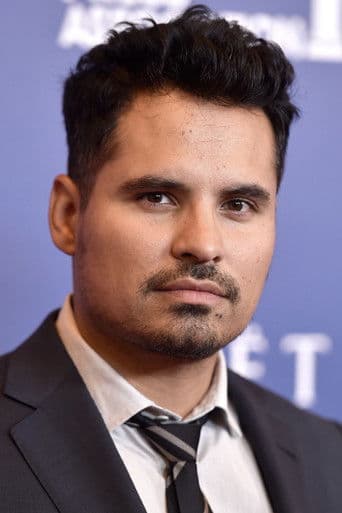 Michael Peña's photo