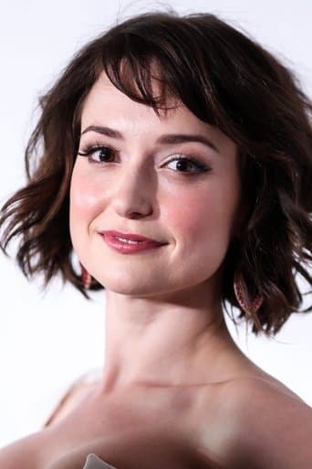 Milana Vayntrub's photo
