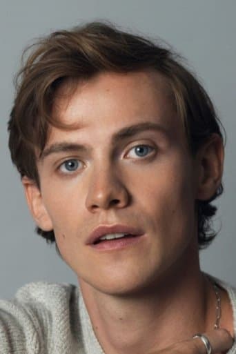 Cassian Bilton's photo