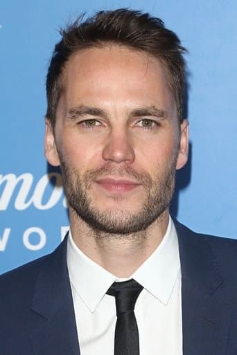 Taylor Kitsch's photo