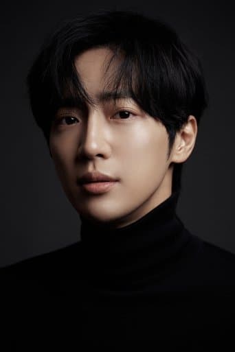 Lee Sang-yeob's photo