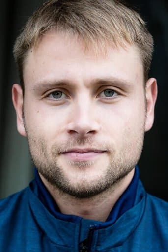 Max Riemelt's photo