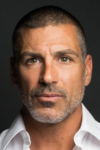 Eric Etebari's photo