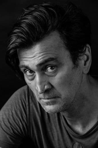 Daniel Vivian's photo