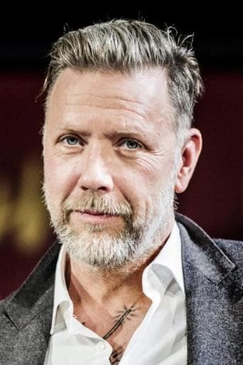Mikael Persbrandt's photo