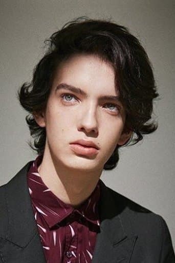 Kodi Smit-McPhee's photo